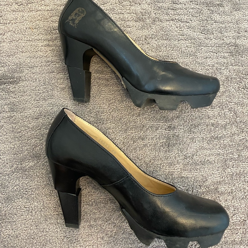 Like Smug by Prophecy black pumps size 38